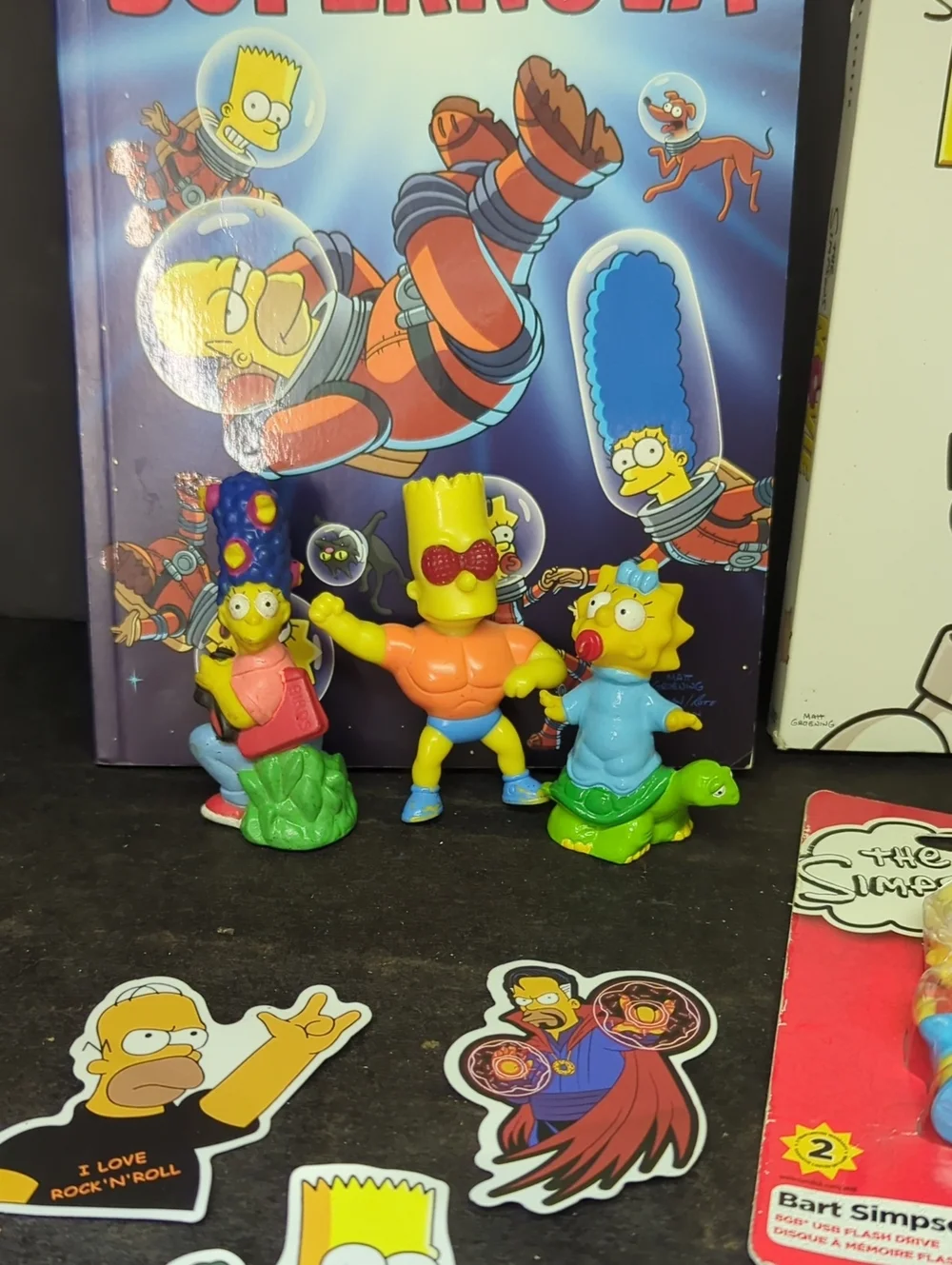 Simpsons Comics Supernova,1990‎ Simpsons Plush Bart, Maggie, stickers, minis